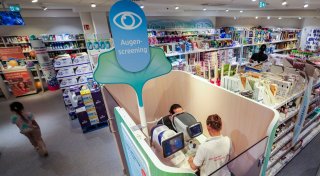 Augenscreening und Hautanalyse bei dm - Kritik und Skepsis