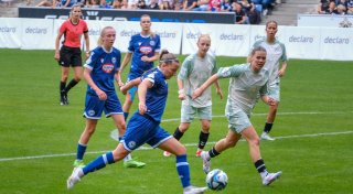 Warum Bielefelds Fußballfrauen trotz 0:4 von den Fans gefeiert werden