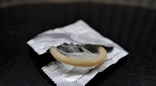 Junge Menschen verhüten am liebsten mit Kondomen