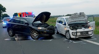 Unfall nach missglücktem Wendemanöver auf der L776 bei Büren - zwei Verletzte