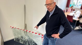 Unbekannte brechen in Gütersloher Schule ein und verwüsten Lehrerzimmer