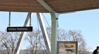 Bahn antwortet auf Anfrage: Anzeige am Haltepunkt Höxter wird bald installiert