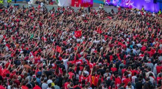 Messerangriffe in Fanzone - Anklage wegen versuchten Mordes