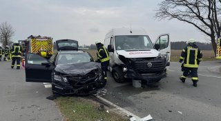 Unfall mit drei Verletzten auf dem Boker Damm in Salzkotten