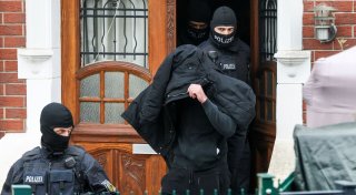 Polizei durchsucht Wohnungen von gewaltbereiten Fußballfans
