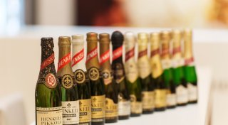 Geschwister Oetker: Sektkellerei Henkell Freixenet fürchtet US-Zölle