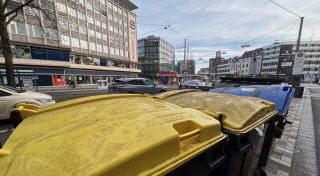 Aufregung: Müllcontainer in Bielefeld verschandeln zentrale Plätze der Stadt