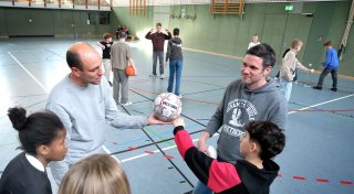 „Kinder sind begeistert“: Lehrer im Kreis Gütersloh überzeugen mit besonderer Idee