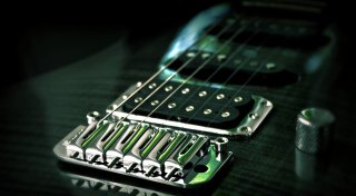 13 Fahrzeuge aufgebrochen: Diebe räumen Auto von Bielefelder Musikern leer