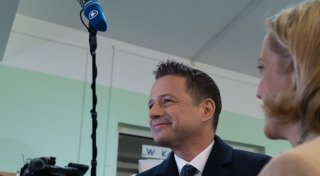 Liberaler und Konservativer bei Wahl in Polen fast gleichauf