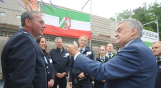NRW-Innenminister Herbert Reul spricht in Lübbecke über Sicherheit auf dem Land
