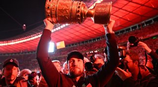Selbst mit DFB-Pokal: Hoeneß zweifelt an Berghain-Zutritt