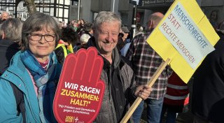 Demokraten gehen in Salzkotten und Delbrück für Zusammenhalt auf die Straße