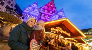 Paderborner Weihnachtsmarkt ist bei kaltem Glühwein-Wetter gestartet