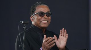 Klavier üben - oder YouTube schauen? Pianist Hancock wird 85