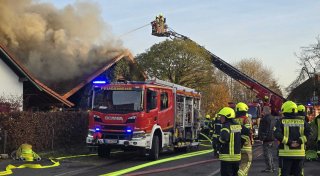 Wohnhaus in Kirchlengern nach Brand einsturzgefährdet - eine Person wird vermisst