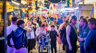 Mit vielen Fotos: Die Highlights der ersten Kirmes des Jahres in Bielefeld