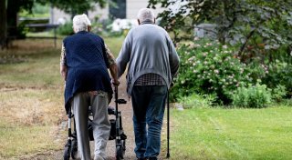 Anders gehen bei Knie-Arthrose könnte helfen
