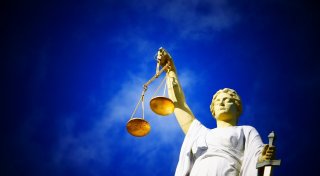 Überfall auf Paderborner Schnellrestaurant: Räuber müssen ins Gefängnis