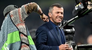 Im feinen Zwirn am Rasen: Matthäus will «Fußball-Festtage»