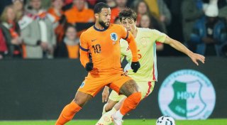 Pass geklaut: Torjäger Depay verspätet beim Oranje-Team