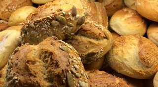 Diese Bäckereien im Kreis Höxter verkaufen an Ostern frische Brötchen
