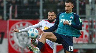 1. FC Köln gewinnt in Regensburg und bleibt vorn dabei