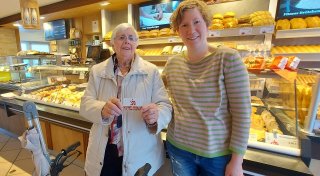 Bäckerei im Kreis Gütersloh nimmt kein Bargeld an: Das sagt 93-Jährige zur Neuerung