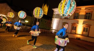Lauf-Event in der Innenstadt: Martinsläufer erleuchten die Paderborner Nacht
