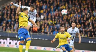 SC Paderborn holt sich bei Eintracht Braunschweig die Tabellenführung