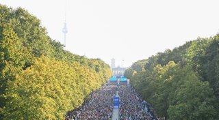 Äthiopier Mengesha gewinnt 50. Berlin-Marathon