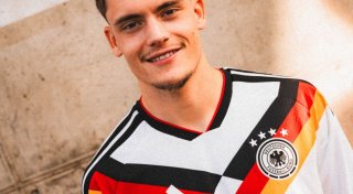 Mode aus den Neunzigern: DFB stellt neues Heim-Trikot vor