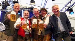 Hövelmarkt: Normales Programm am Sonntag in Hövelhof - Oktoberfest in bester Wiesn-Stimmung