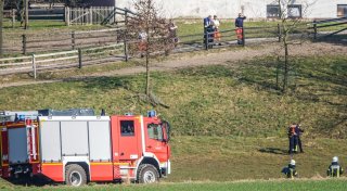 Feuer bricht auf 10.000 Quadratmetern Acker in Bielefeld aus, Polizei ermittelt