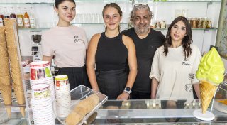 Aperol-Spritz und Dubai-Style: Neue Eisdiele in Bielefeld setzt auf selbst gemachtes Eis