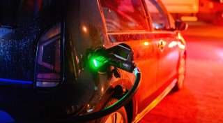 HUK Coburg: Elektroauto-Tief überwunden