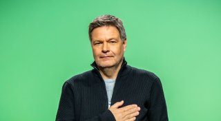 Grüne wollen Böllerverbot und 15 Euro Mindestlohn