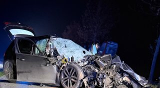 Autofahrerin fährt bei Bad Lippspringe auf Bagger auf und verletzt sich schwer