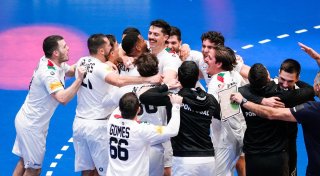 Handballer im K.-o.-Spiel gegen Portugal oder Brasilien