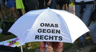 Gütersloher „Omas gegen Rechts“ wehren sich im Markenstreit gegen Namensdiebstahl
