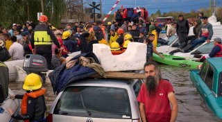 Unwetter in Argentinien: Schulkinder per Helikopter gerettet