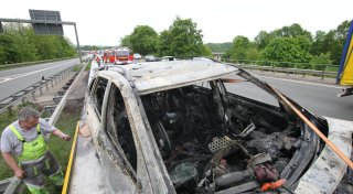 Brennendes Auto verschärft Stau-Chaos auf dem OWD in Bielefeld