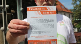 Betroffene diskutieren: Wie kann die Gesellschaft mit Pädophilie umgehen?
