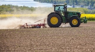 Wochenlang kein Regen: Was die Stadtwerke und die Landwirte in Lippe sagen