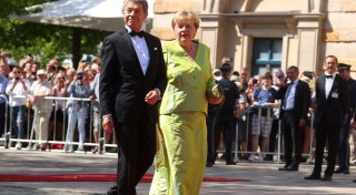 Merkel guckt Arztserien - ihr Mann macht die Wäsche