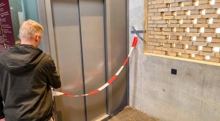 In diesem Herforder Fahrstuhl bleiben immer wieder Menschen stecken - Stadt reagiert