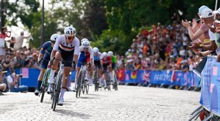 Kochs Ausreißversuch bei Tour ohne Erfolg - Wiebes siegt
