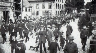 Oerlinghausen wird Stadt: Böllerschüsse erklingen vom Tönsberg