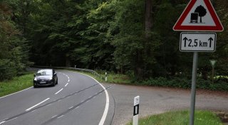 Tödlicher Unfall in Nordhessen: Zwei Ehepaare sterben
