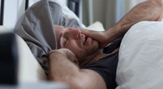Zeitumstellung naht: Wie beuge ich Schlafproblemen vor?